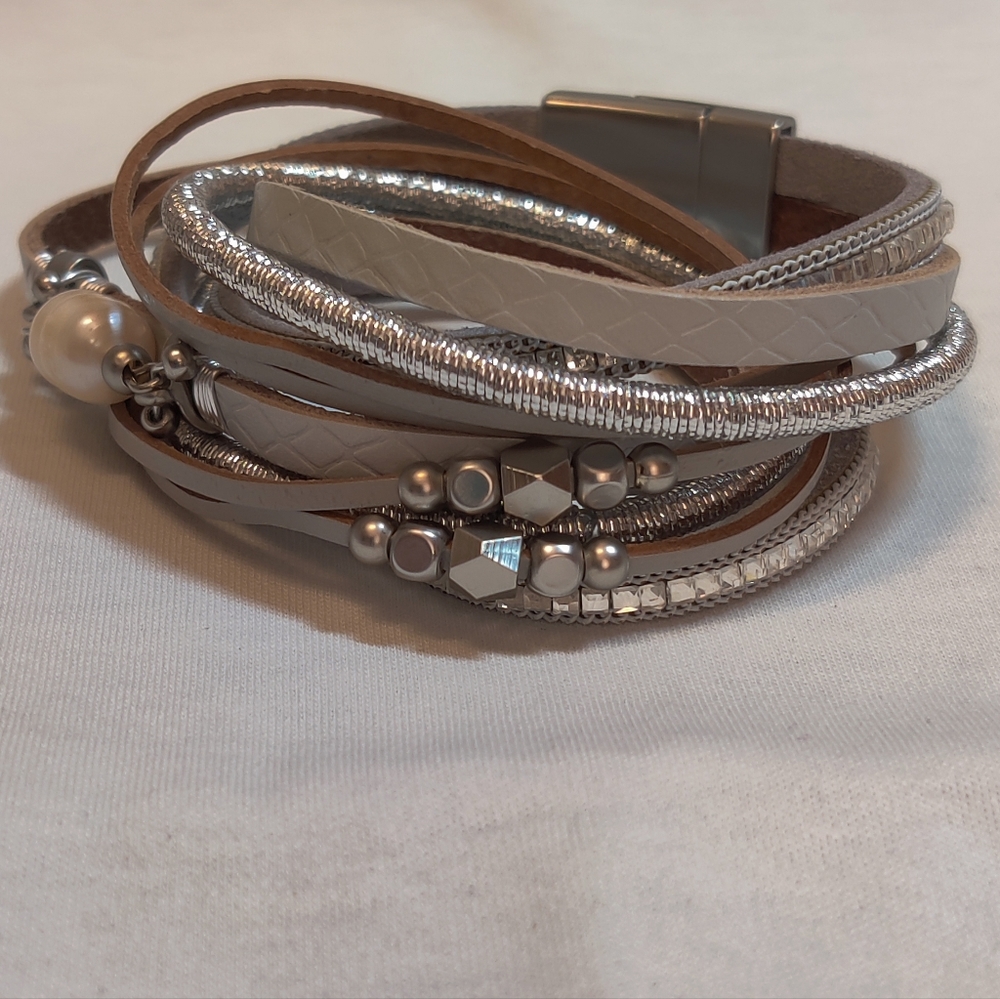 Layered silver wrap bracelet - Picture 4 of 6